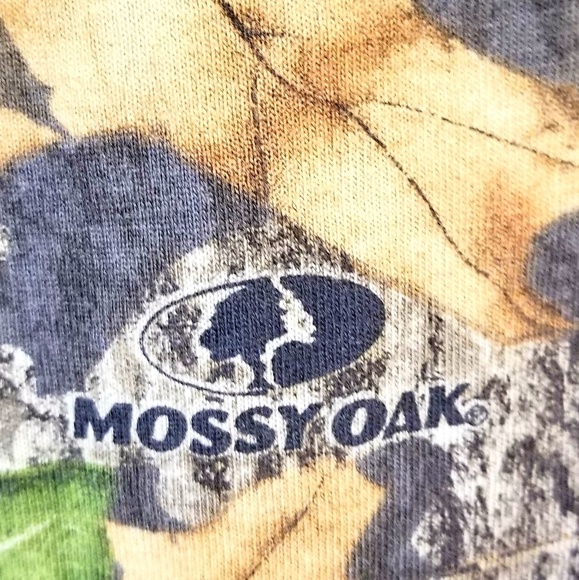 Mossy Oak womens V Neck T-shirt NWT. Size: Small - Picture 4 of 6